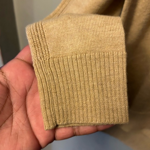 Gap sweater - tan/camel wool blend v-neck relaxed fit - Picture 3 of 8